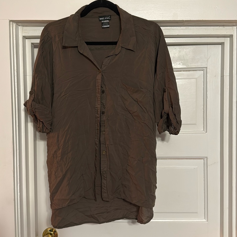 Wer seal button down